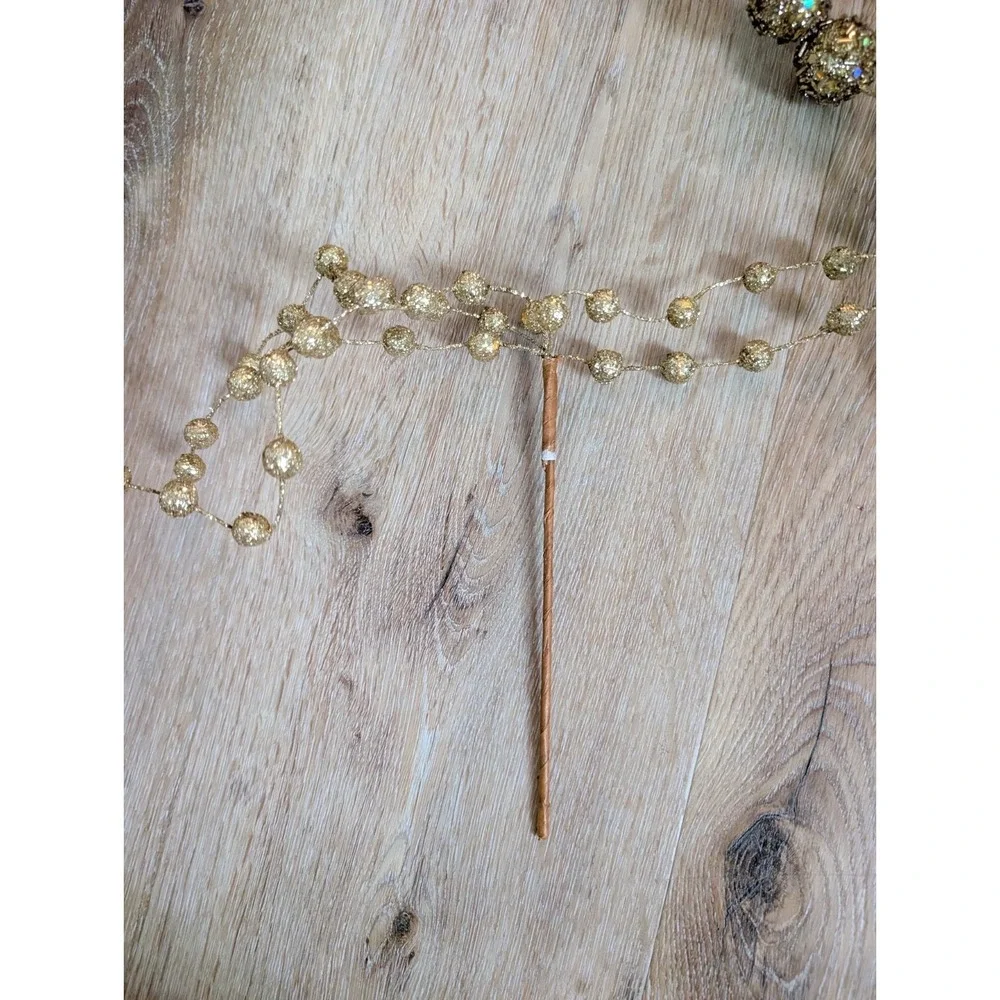 12Pcs Artificial Holly Berries Pinecones Gold Trim Rattan‎ Star